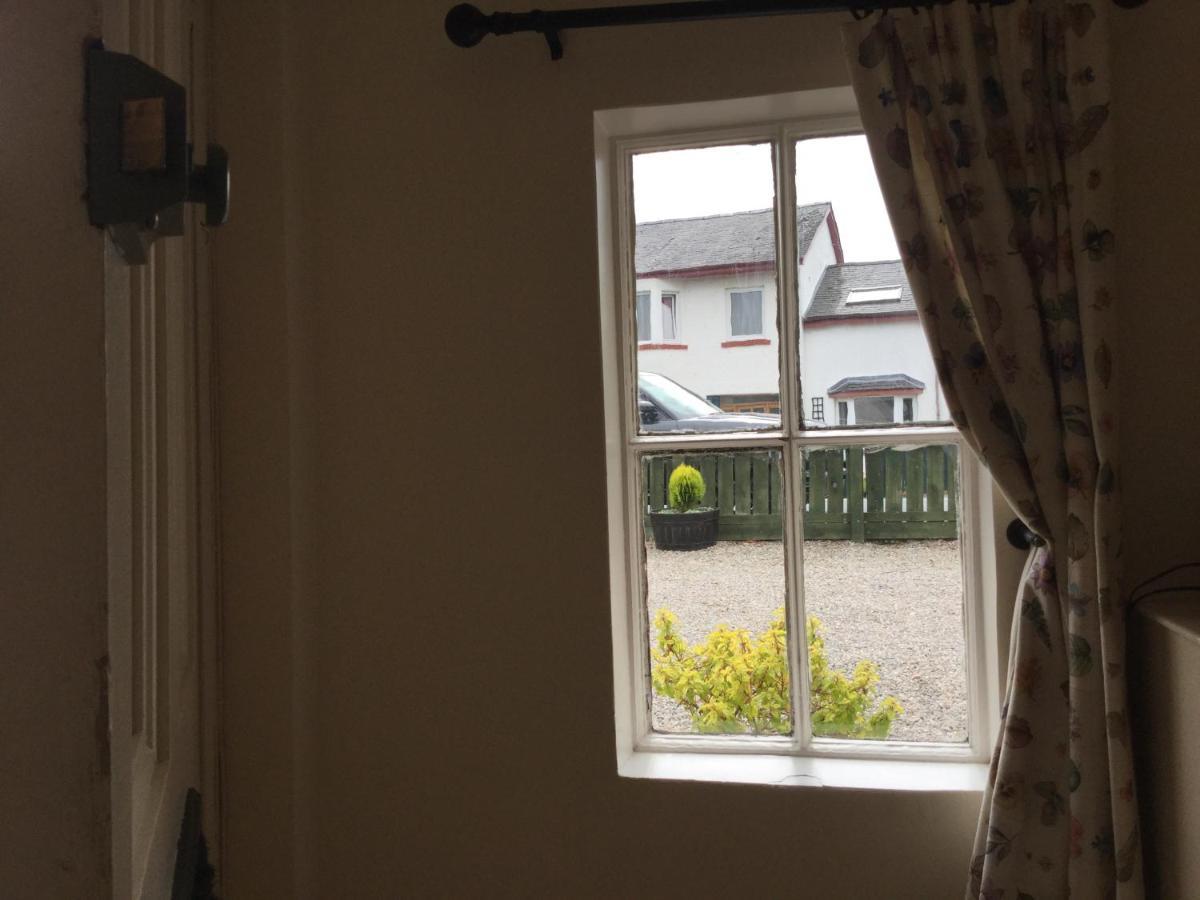 Three-Bedroom Old Cottage Free Parking อินเวอร์เนส ภายนอก รูปภาพ