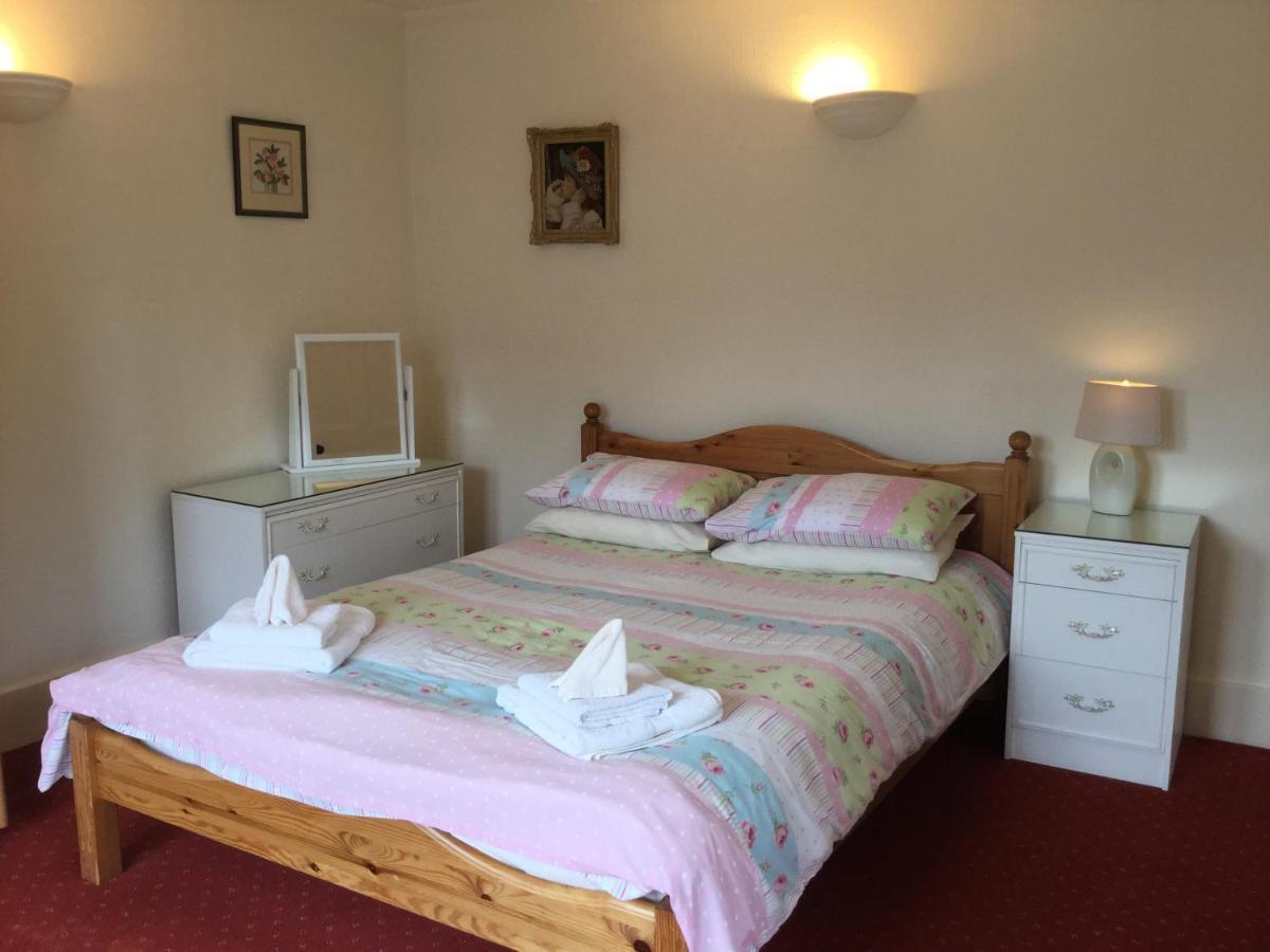 Three-Bedroom Old Cottage Free Parking อินเวอร์เนส ภายนอก รูปภาพ