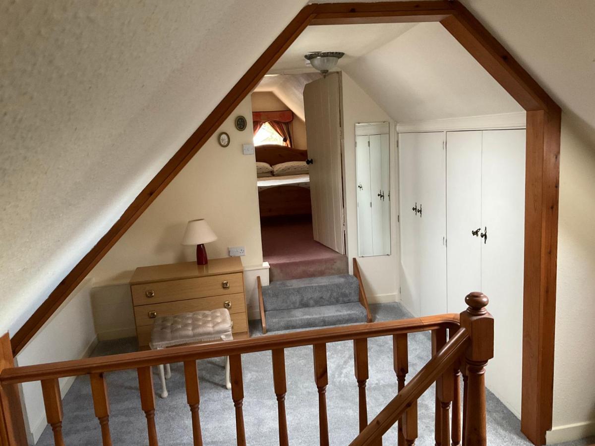 Three-Bedroom Old Cottage Free Parking อินเวอร์เนส ภายนอก รูปภาพ