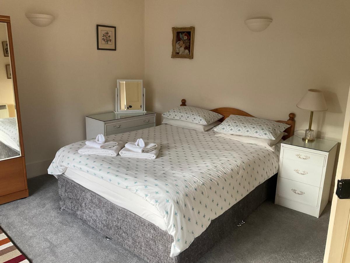 Three-Bedroom Old Cottage Free Parking อินเวอร์เนส ภายนอก รูปภาพ